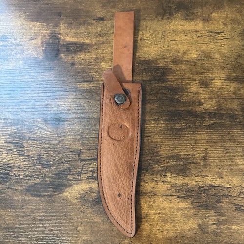 Used Vintage Chipaway Cutlery   Leather Brown knife sheath Good Condition.