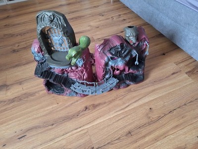 Masters of the Universe MOTU Snake Mountain Burg Vintage skeletor he-man
