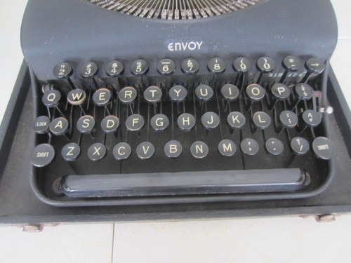 40s Remington Envoy portable typewriter cleaned serviced fully functional w case - Picture 5 of 13