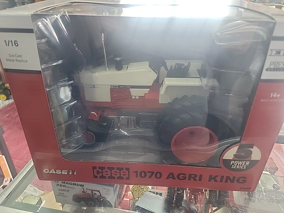 ERTL 1/16 Case 1070 Agri King Tractor, 5th in OBT Excl Power Series 44461-Reg - Image 2 of 4