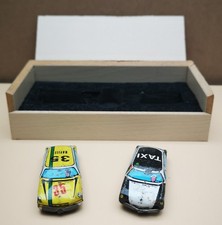Blaszany samochód zestaw 2 x MINIATUROWE - SAMOCHODY 1 x 35 RAYLLE V-202 1 x TAXI V-205