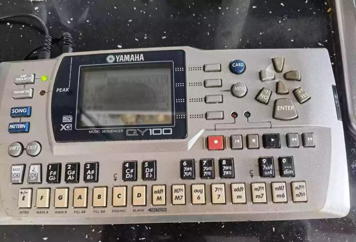 Yamaha QY100 Séquencer | eBay