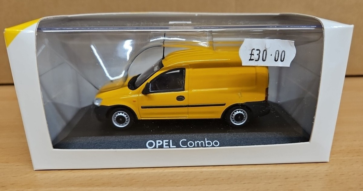 Minichamps 1:43 Opel Combo Van Année de construction 2002 rouge foncé