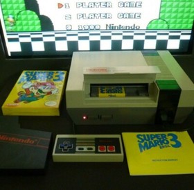 Ninetendo (NES) - Super Mario Bros. 3 (destra)