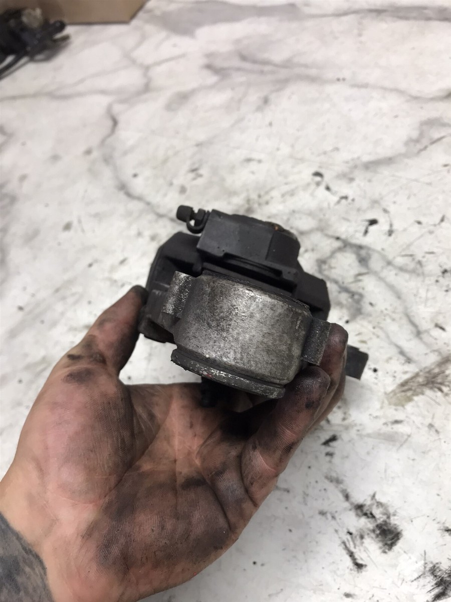 93 Kawasaki ZX 11 1100 ZX11 ZX1100 D Ninja rear back brake caliper