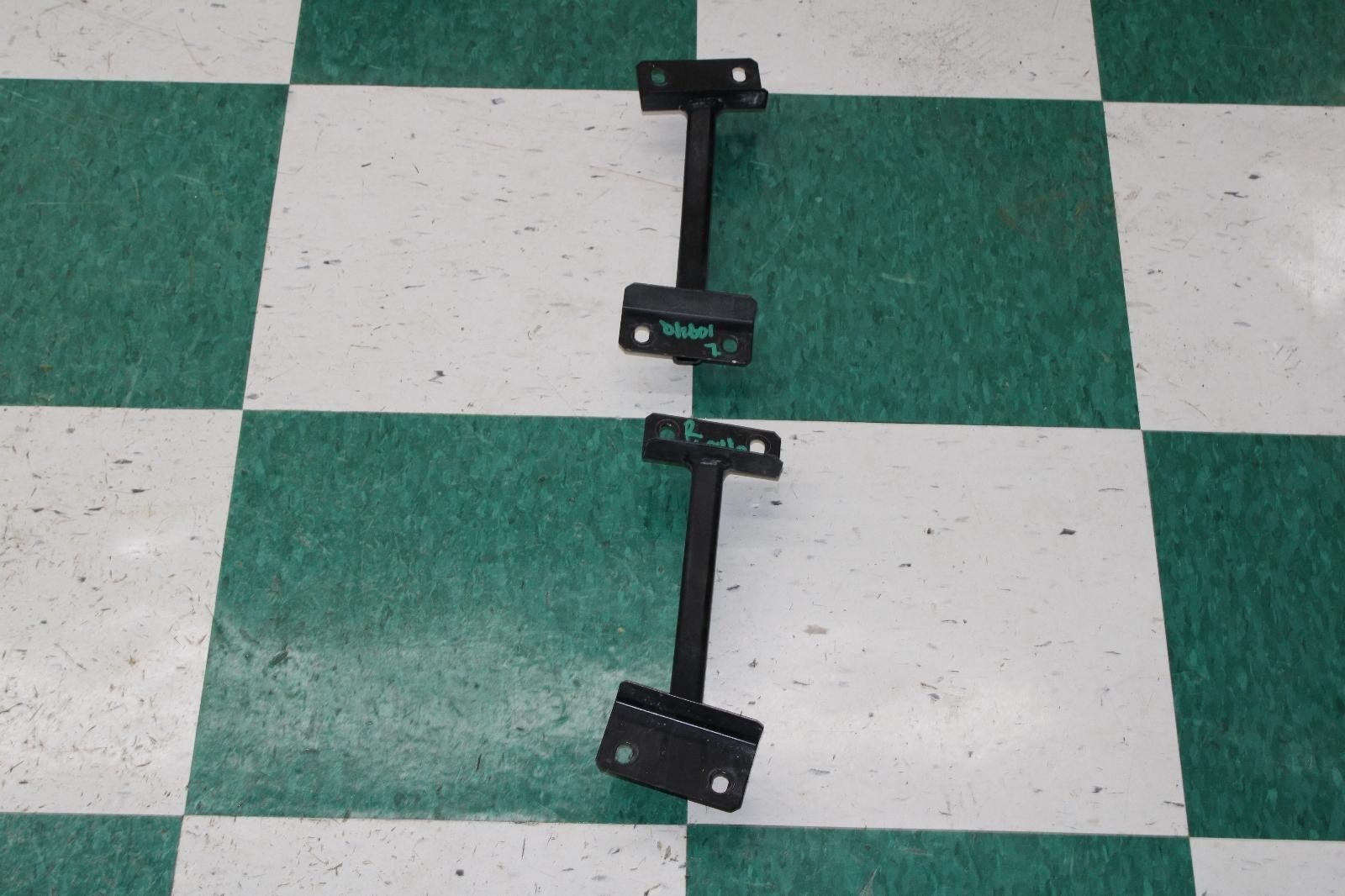 Maserati Ghibli 2014-2020 Front Left, right Side mounting brackets Pair