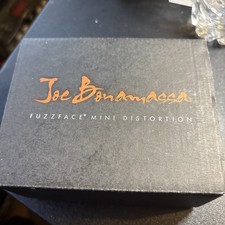 Mini distorsión facial pelusa Joe Bonamassa