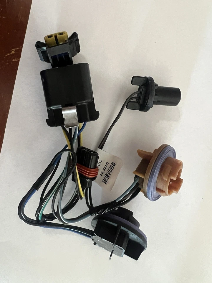 Nuevo arnés de cableado de faros genuino GM 15950809 07-14 Tahoe Suburban Avalanche Foto 3 de 4