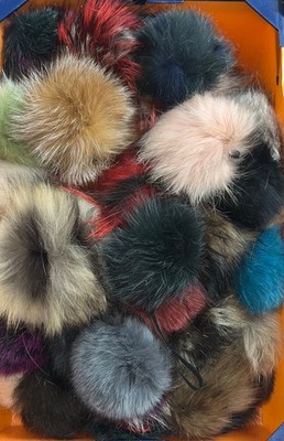 115 Pelz Bommel gemischte Pelzarten und Farben Fuchs Finnraccoon Rex Kanin Nerz