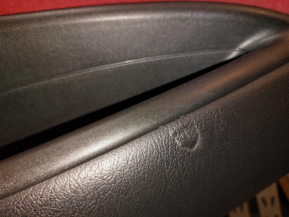 2004 2005 2006 Pontiac GTO RH Passenger Interior Door Panel Black/ Red 92147564 Foto 4 de 4