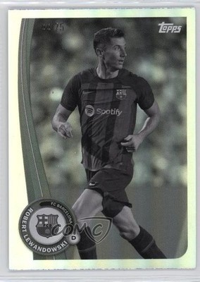 2022-23 Topps FC Barcelona Fan Set Black & White 44/75 Robert Lewandowski 4x9