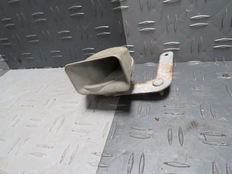 1996-2024 Chevrolet CHEVY EXPRESS 3500 High Note Horn OEM 15172410 - Image 4 of 4