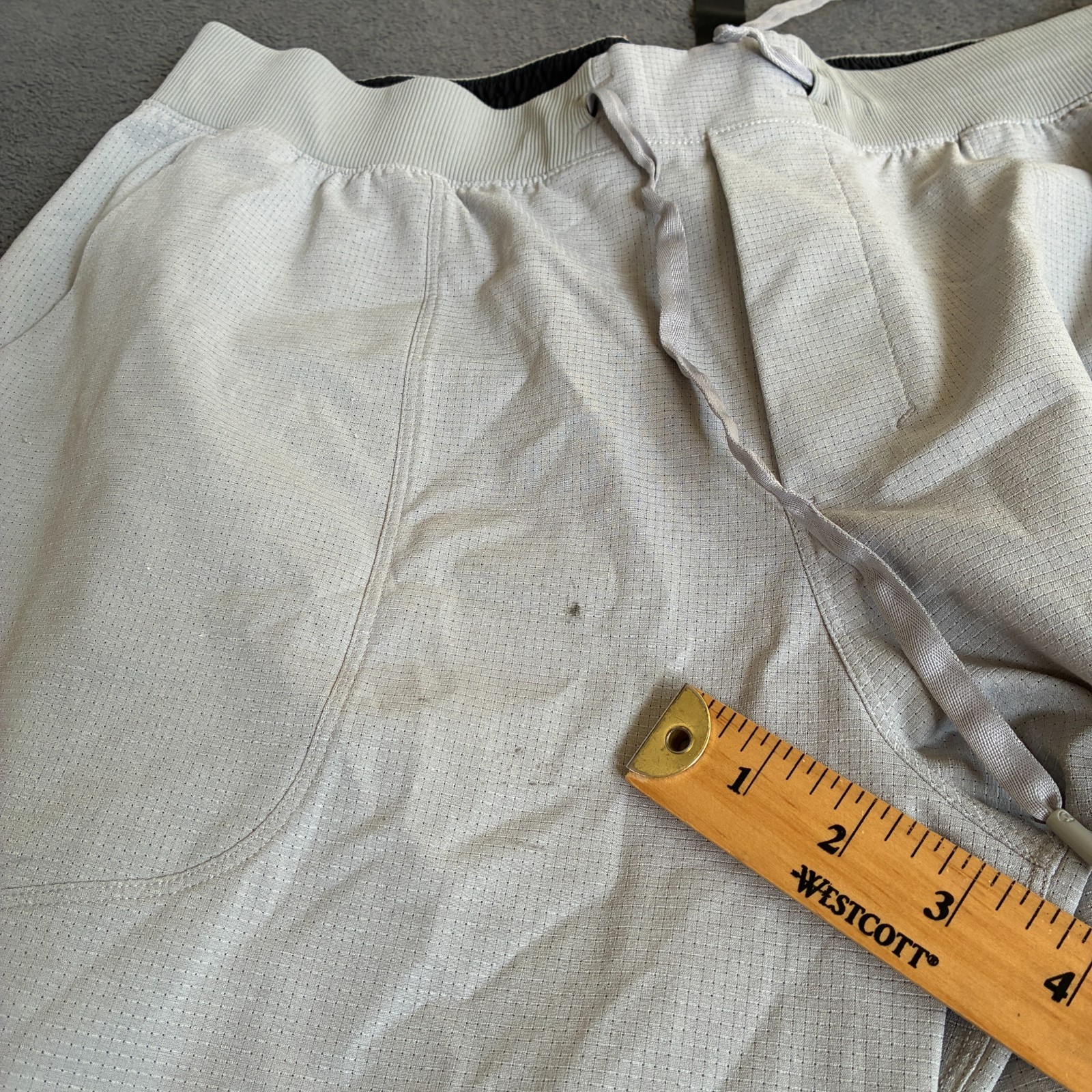 Lululemon Light Gray Adjustable Drawstring Active… - image 4