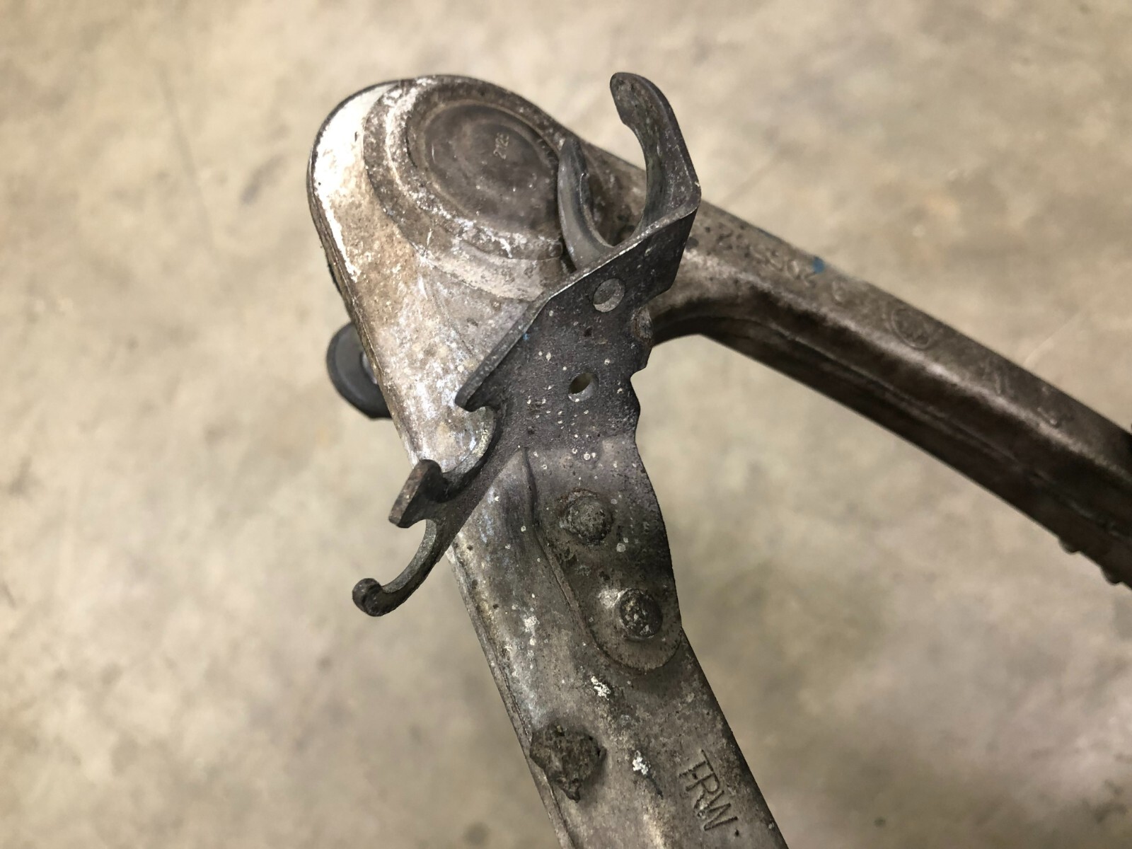 ⭐04-08 MASERATI QUATTROPORTE FRONT LEFT DRIVER SIDE UPPER CONTROL ARM LOT2340