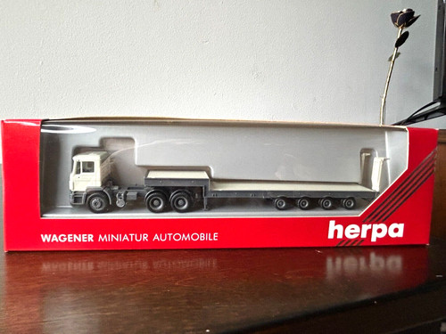 Remolque plano HERPA #864007 Man F90 cabina con 40' 4 ejes plataforma baja H.O. 1:87 | Zustand: New