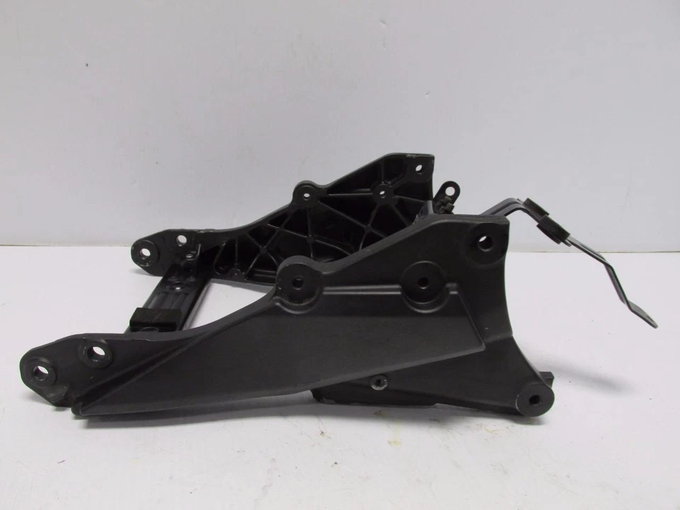 KAWASAKI Z1000 OEM 10-13 REAR SUBFRAME SUB FRAME LEFT RIGHT SIDE BRACKETS Foto 3 de 4