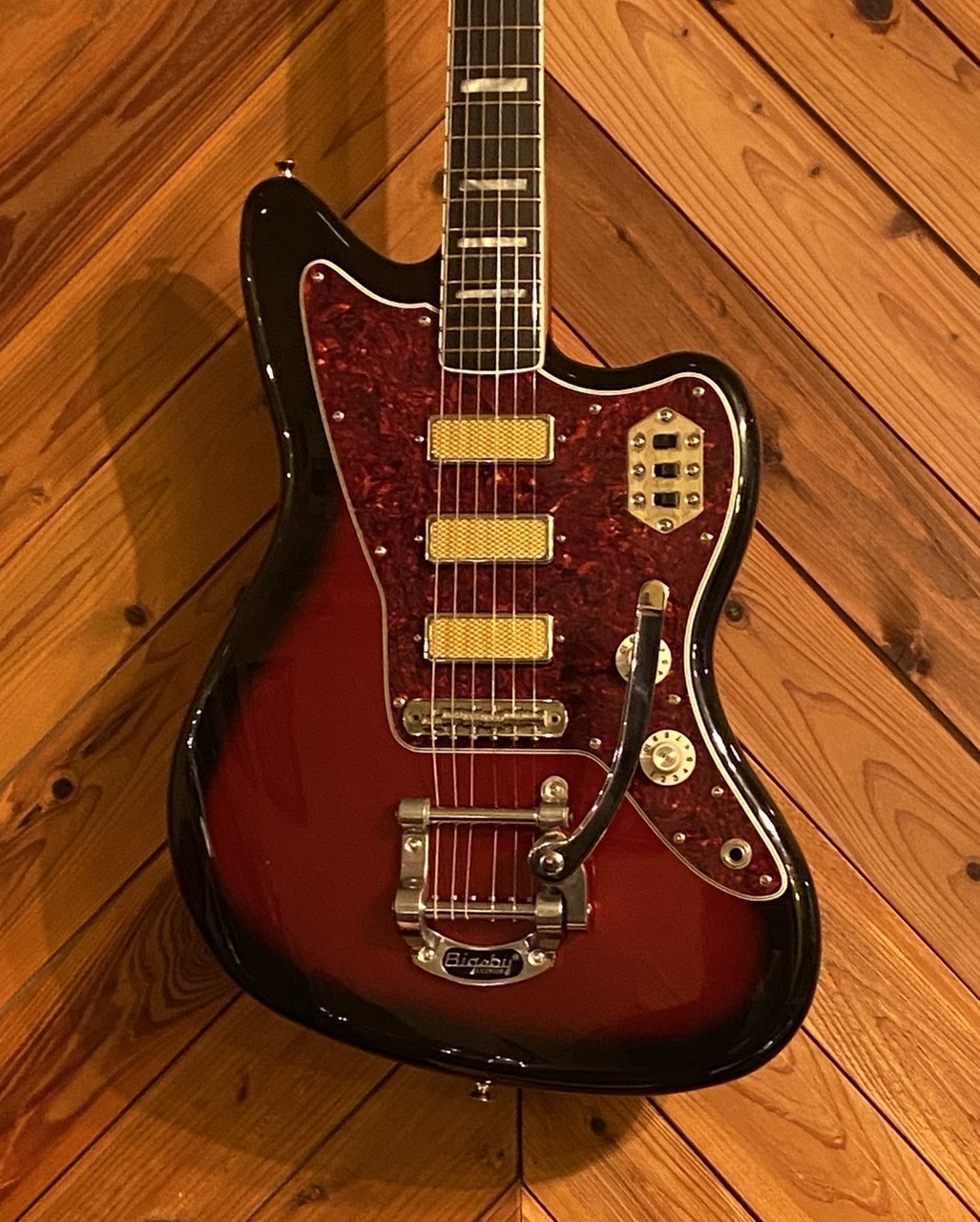Fender Gold Foil Jazzmaster Candy Apple Burst Electric Guitar Used