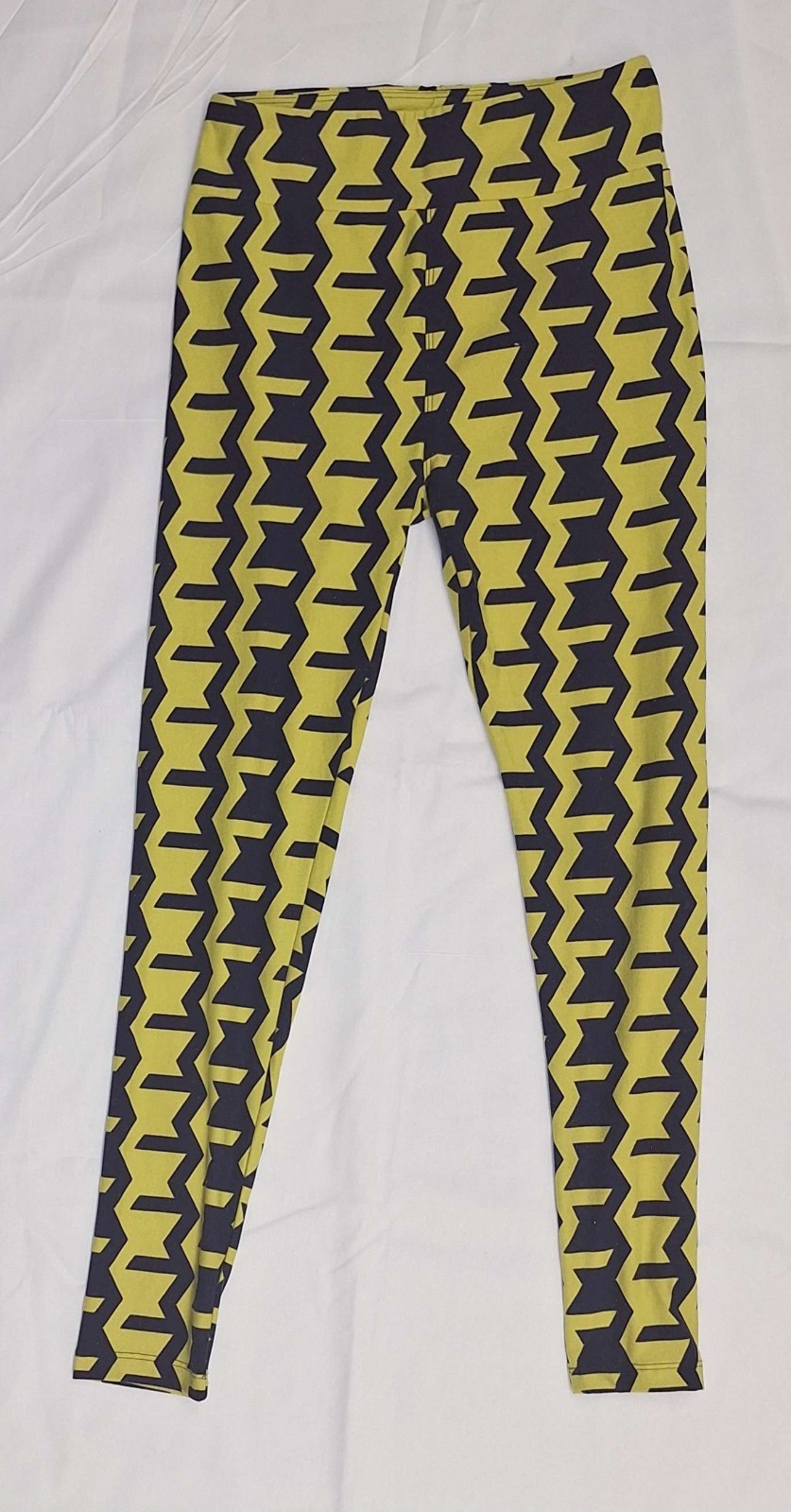 LuLaRoe Leggings One Size OS Yellow Black Zigzag Geometric Print Buttery Soft