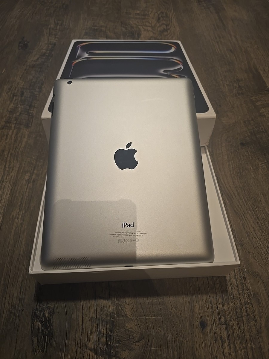 Apple iPad (4th Generation) A1460 32 GB, Wi-Fi + 4G, 9.7 in