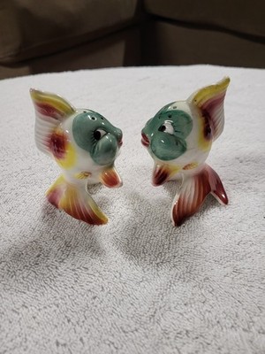 Vintage Mid Century Anthropomorphic Fish Shakers Japan Turquoise face
