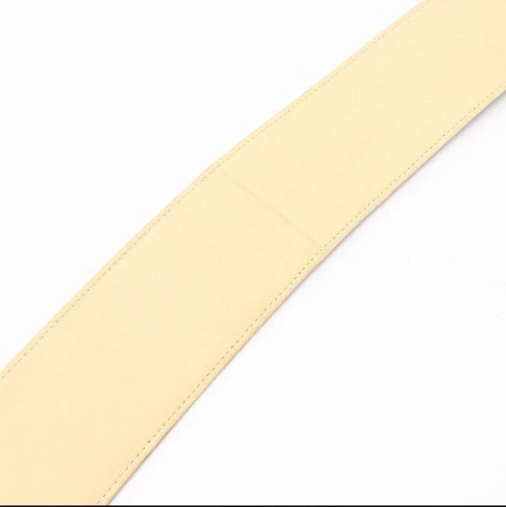 Cinturón Chanel de cuero beige con detalles dorados Foto 4 de 4