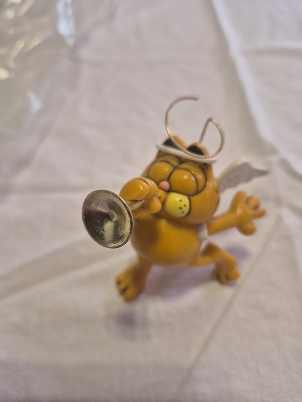 Vintage Enesco Garfield Hark Christmas Ornament 1978
