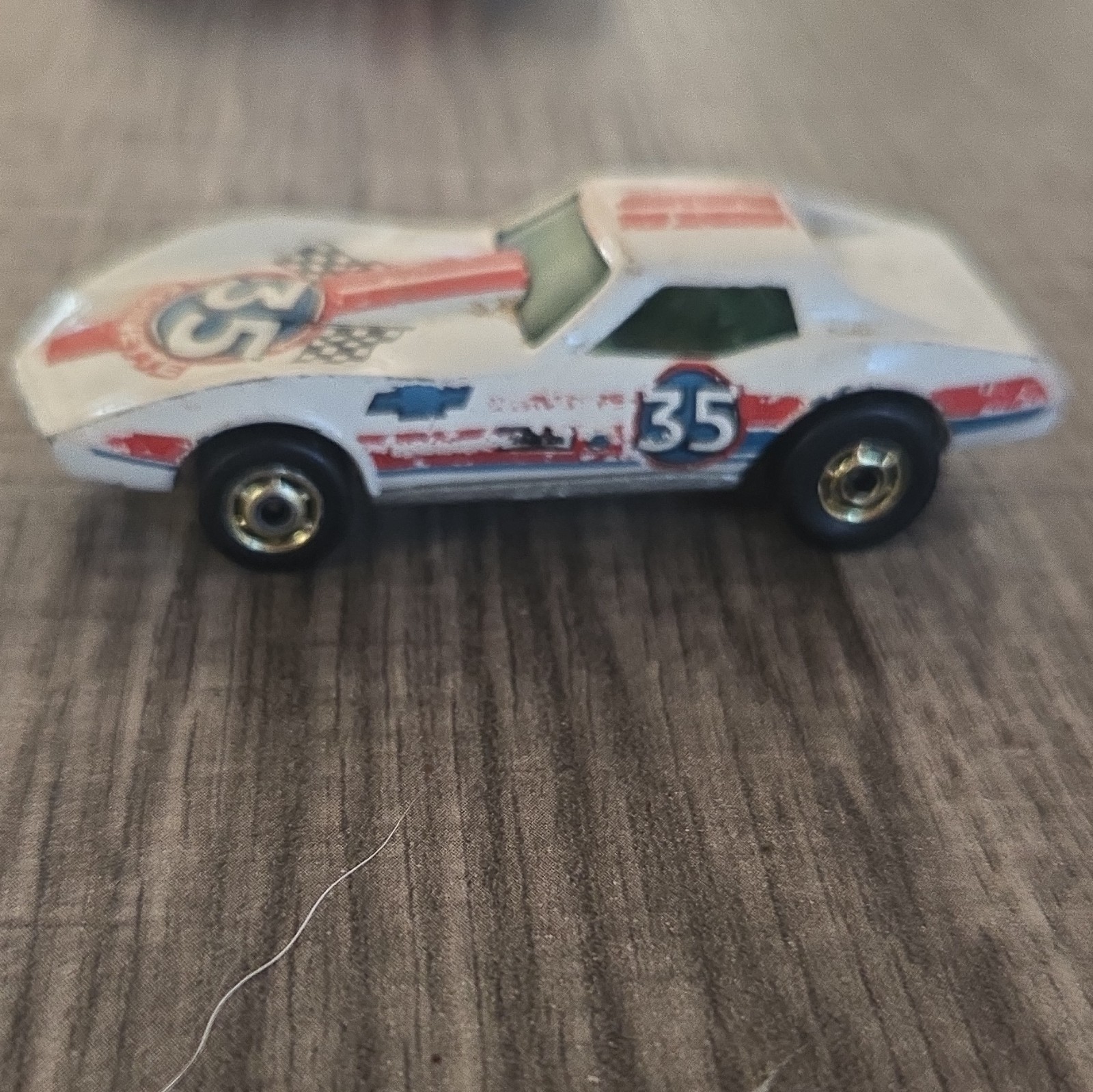 Hot Wheels Chevrolet Corvette Stingray Diecast Car White Red Blue 1:64 1975