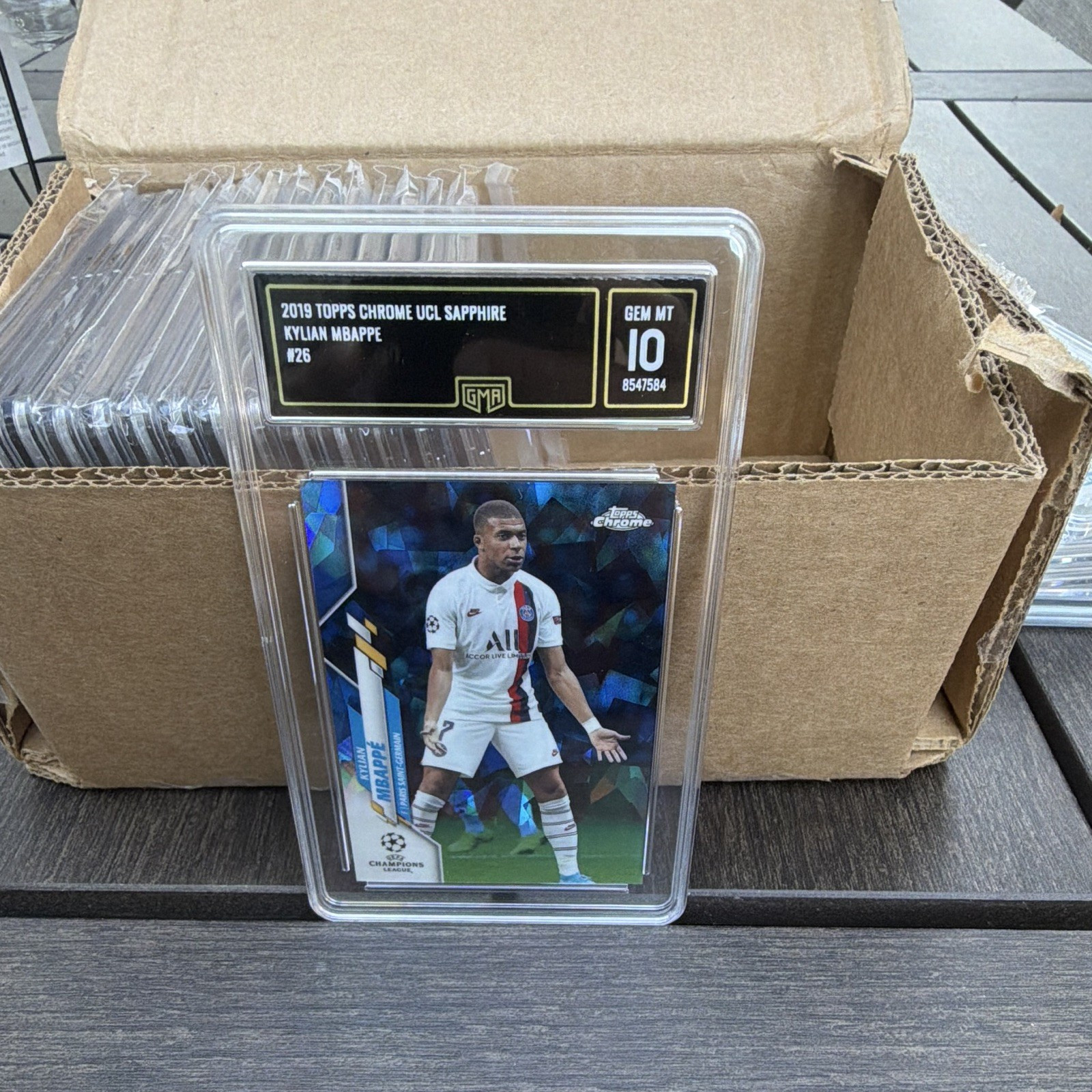 Topps 2019 Chrome UCL Sapphire Kylian Mbappé PSG #26 GMA 10 Soccer UCL