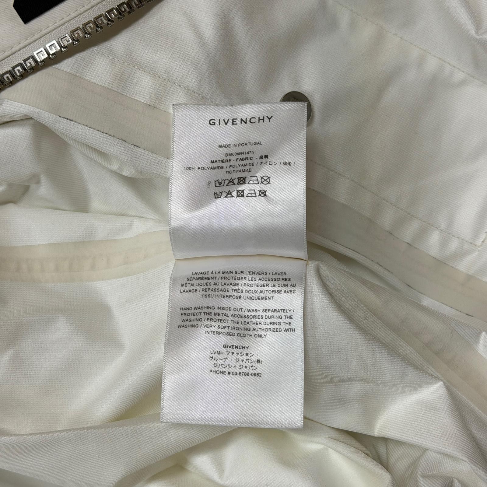 GIVENCHY Front logo zip jacket Nylon jacket BM00W… - image 4