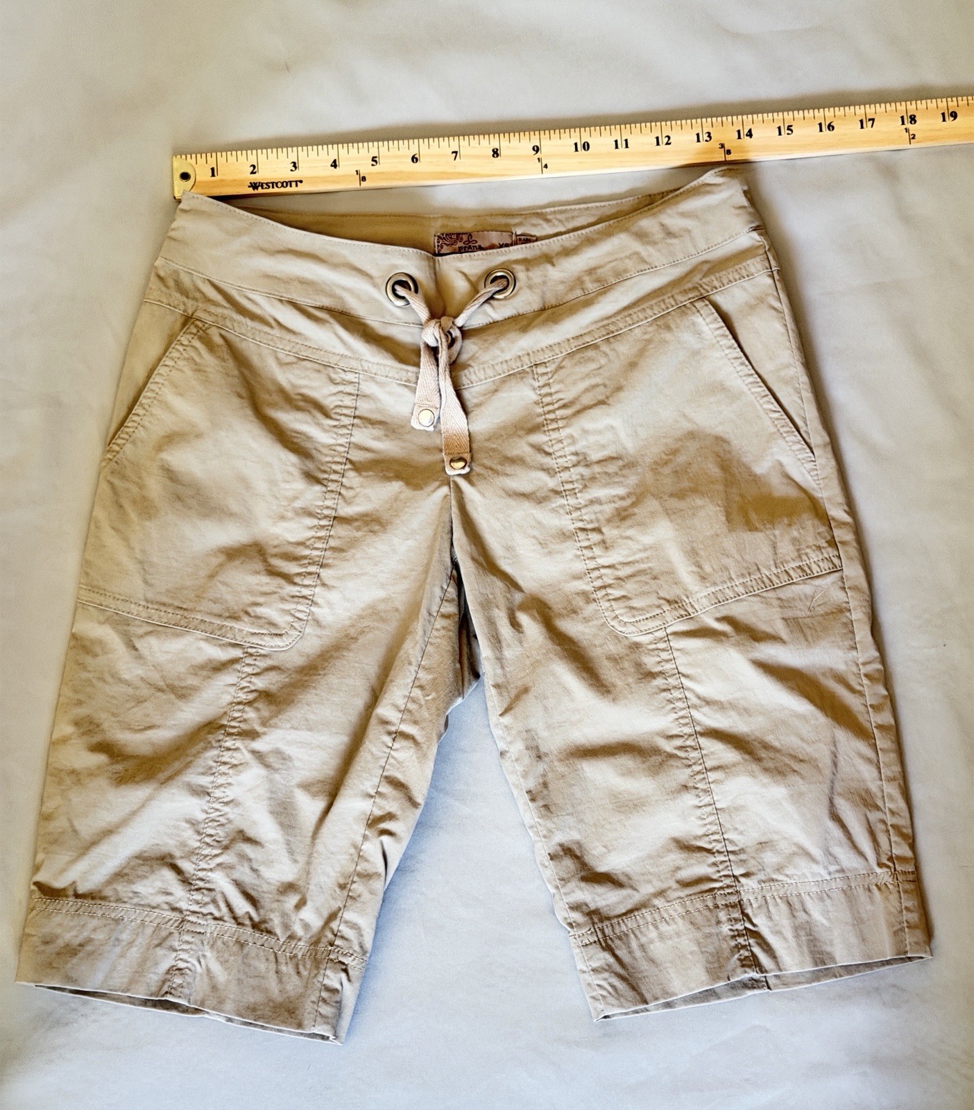 Prana Shorts Womens XSmall Khaki Bermuda Bliss Knicker Drawstring Outdoor Ladies