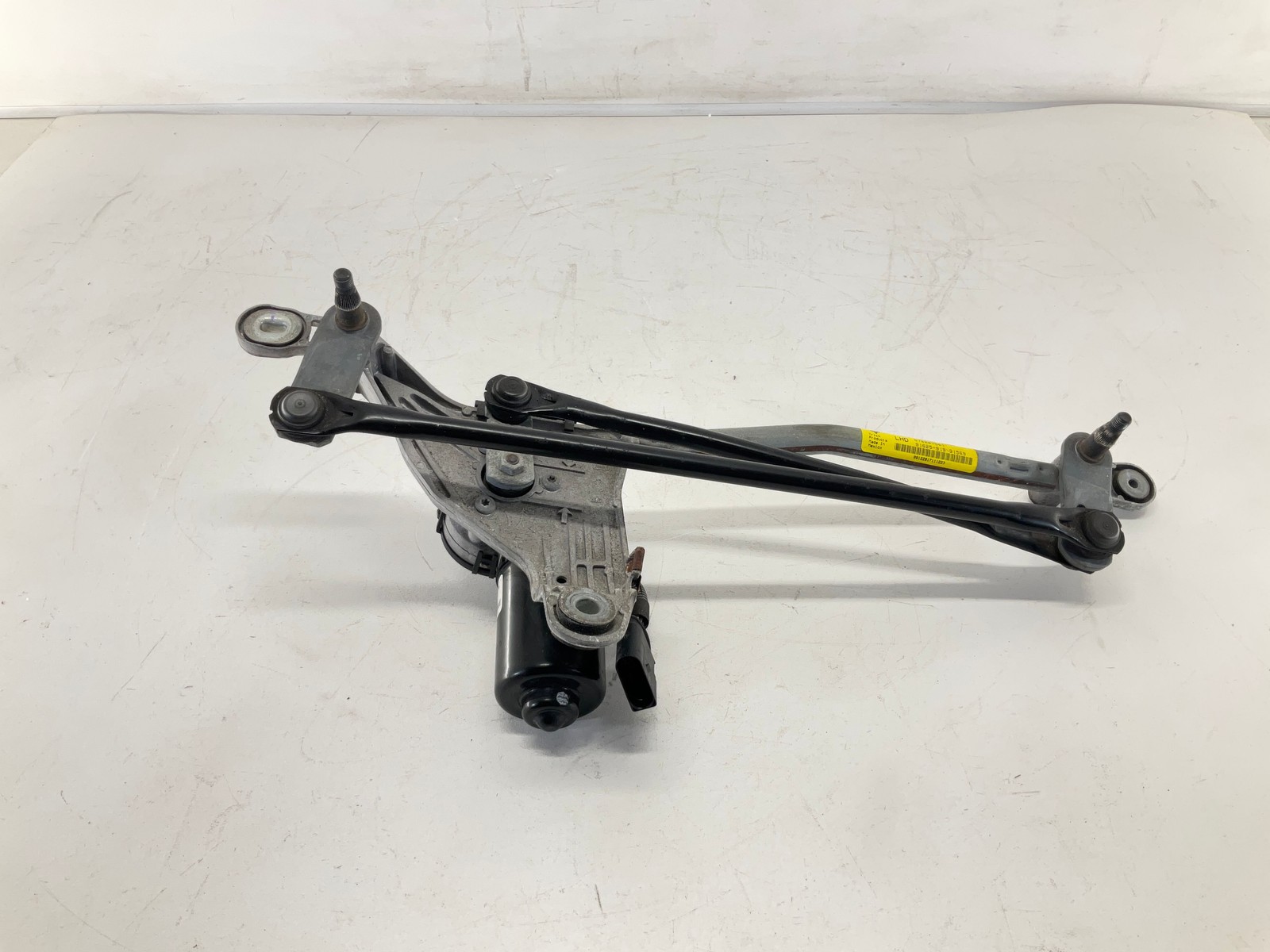 17-20 MASERATI Ghibli Front Wiper Transmission Linkage W/ Motor CM