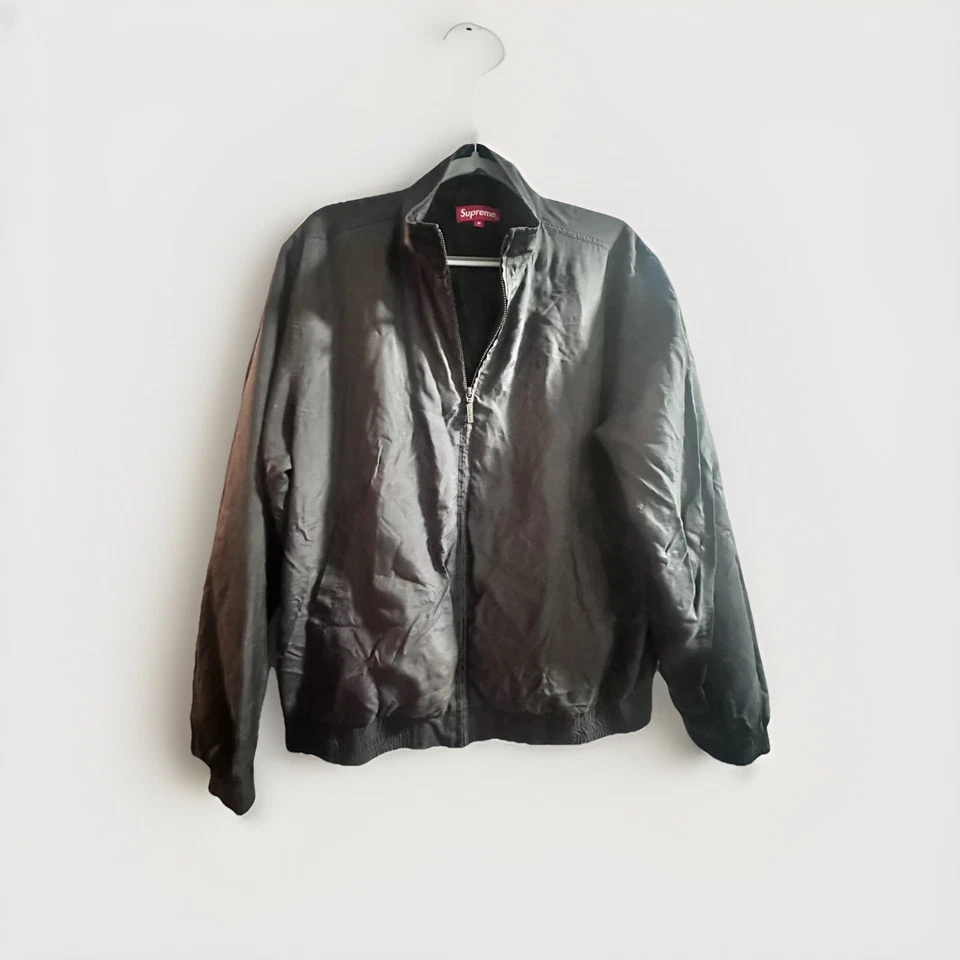 SUPREME Otoño Invierno 2015 15AW Chaqueta Bomber de Seda Clásica Logo Bordado Cremallera Foto 2 de 4