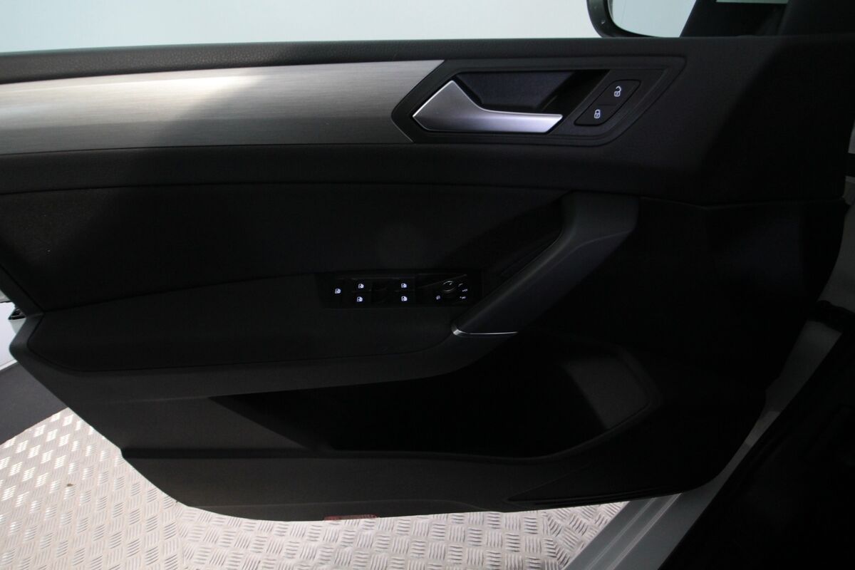 VW Touran 1,6 TDi 115 Comfortline DSG 7prs
