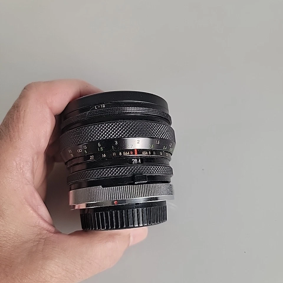 Lente gran angular Sigma 24 mm f/2,8 para Canon con estuche de transporte Foto 4 de 4