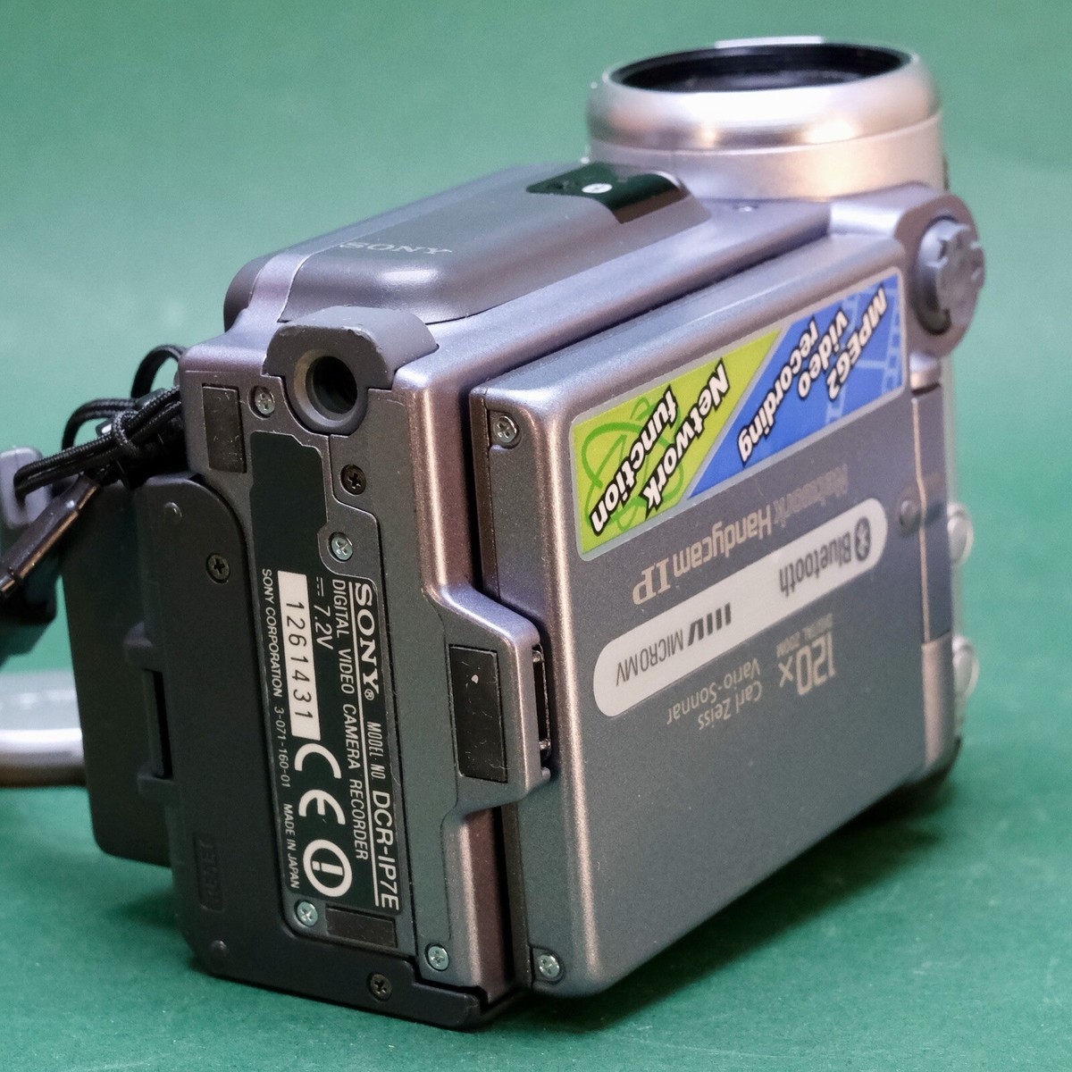 Sony PAL MicroMV Handycam Camcorder DCR-IP7E Y2k nostalgic dcr