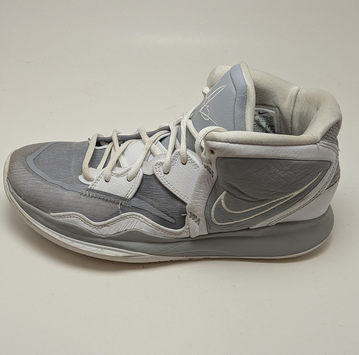 Mens Nike Kyrie Infinity TB White Grey Basketball Shoes  display picture 3