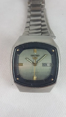 VINTAGE SEIKO 5 7009-519A Retro Vintage Automatic Mens Watch.