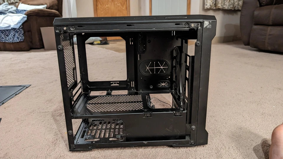 Phanteks Enthoo Evolv Mini-ITX Computer Case - Tempered Glass - Black - Image 4 of 4