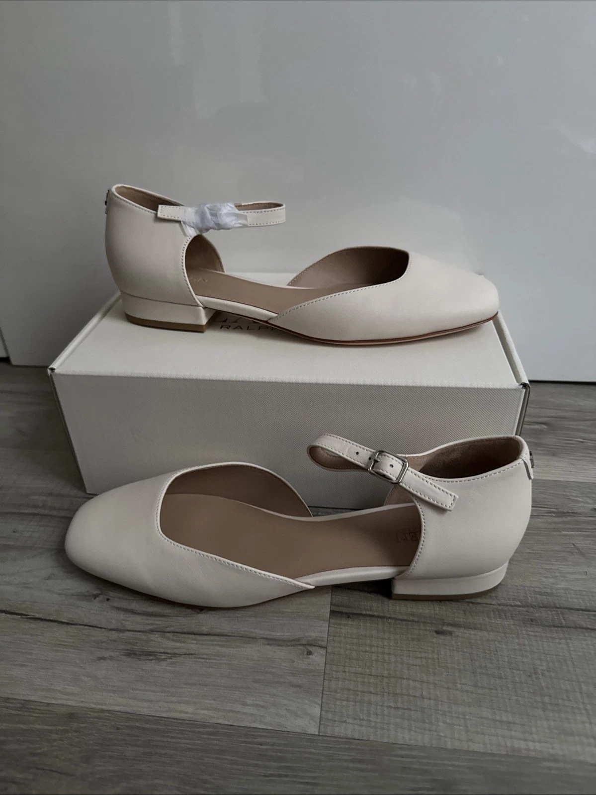 New Lauren Ralph Lauren Emellie Nappa Leather Mary Jane UK Size 5.5 White Shoes
Opens in a new windo