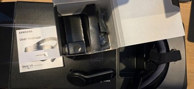 Samsung SMR324 Gear VR with Controller - Black