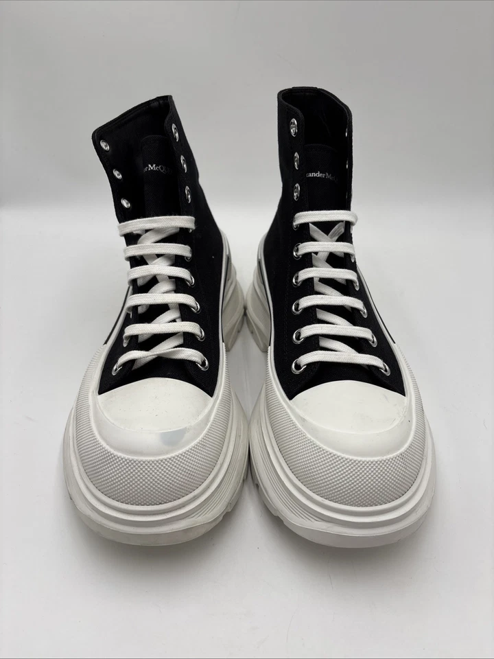 Alexander McQueen Women’s Tread Slick Lace Up Boot Black/White Size 42.5 - Image 2 of 4