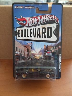 Hot Wheels 2012 Boulevard Big Hits '77 Pontiac Firebird Black - Real Riders