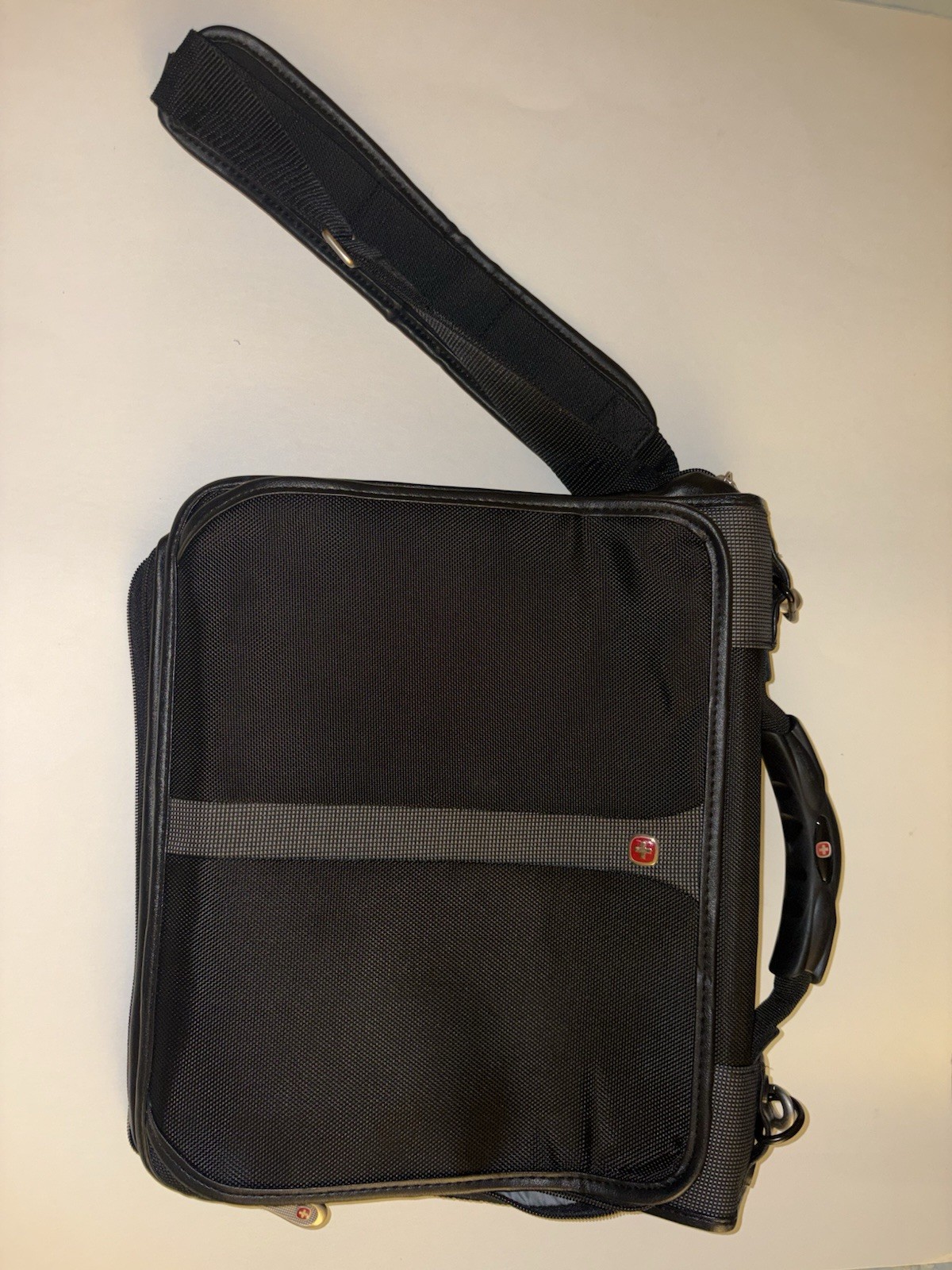 WENGER SWISS ARMY NYLON BLACK LEATHER TRIM LAPTOP BRIEFCASE 