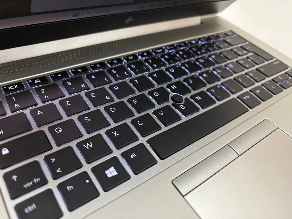 PC Portable HP EliteBook 830 G6 - I5 8Th Gen - 8 Go -  NVMe 256 Go - BATT NEUVE - Photo 2/4