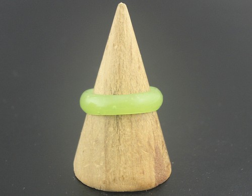 Lotes mixtos a granel 32 piezas de moda coloridos anillos de plástico para mujer lotes al por mayor - Imagen 5 de 8