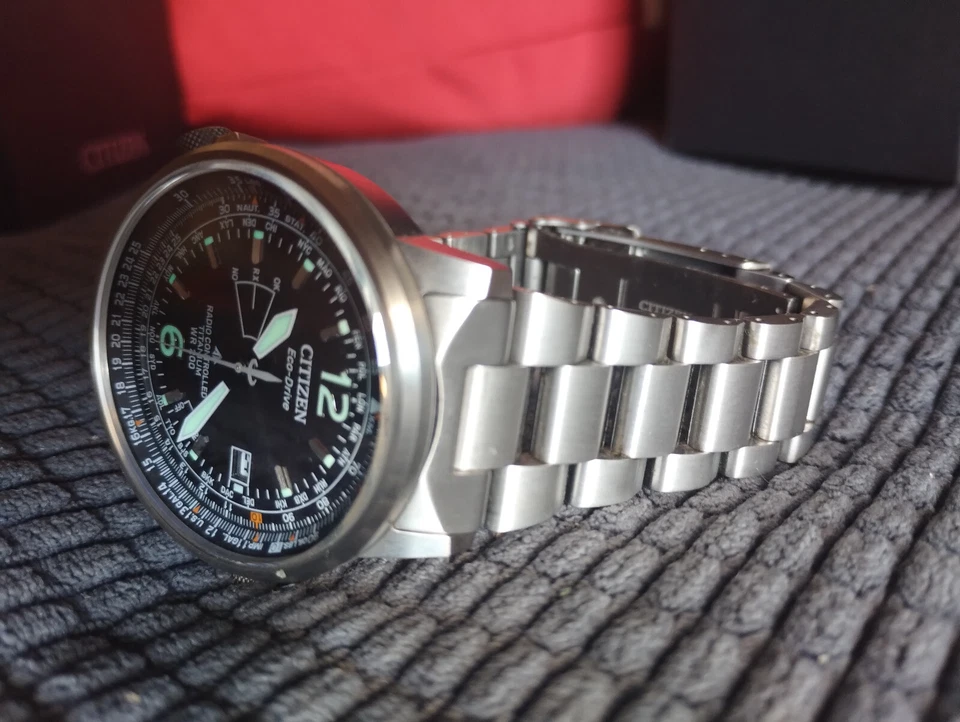 Orologio Citizen Pilot Super Titanio Eco-Drive Radiocontrollato cb0230-81e - Immagine 2 di 3