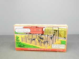 O Scale Vintage Plasticville #1623 CATTLE LOADING PEN Complete, Unbroken