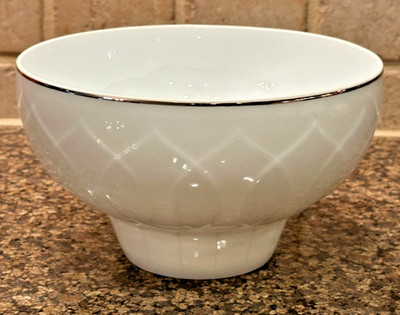 ROSENTHAL LOTUS SHAPE PLATINUM BAND 7 5/8'' d - ROUND VEGETABLE BOWL  GERMANY