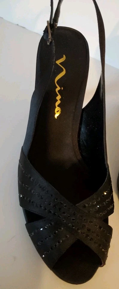 Nina Negro Tela Satinada Para Mujer Hebilla Punta abierta Tacones de 3 1/2" Talla 6M Foto 3 de 4