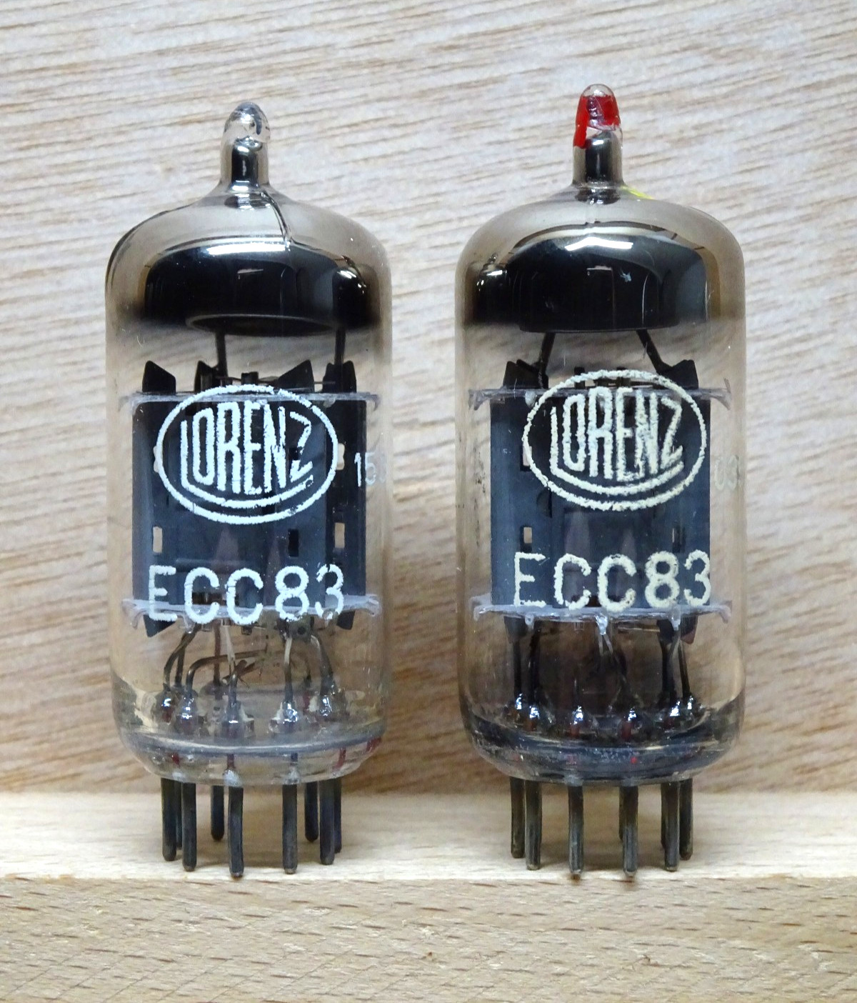 2X: LORENZ ECC83 | SIEMENS made | SEHR GUT ✅ ribbed plates Tubes ( 12AX7 )